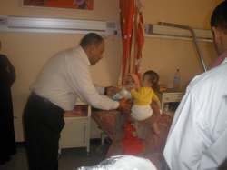 ラマディの病院に医療機材配布完了(\'09年12月)_b0006916_1602672.jpg