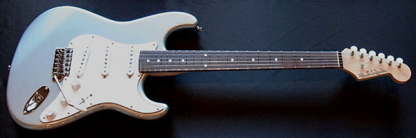 「Ice Blue Metallic」の「Traditionalcaster」が完成〜ッ！_e0053731_20523417.jpg