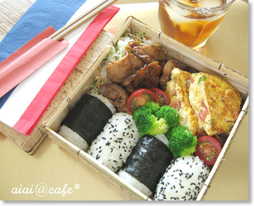 おにぎり弁当_a0056451_16493833.jpg