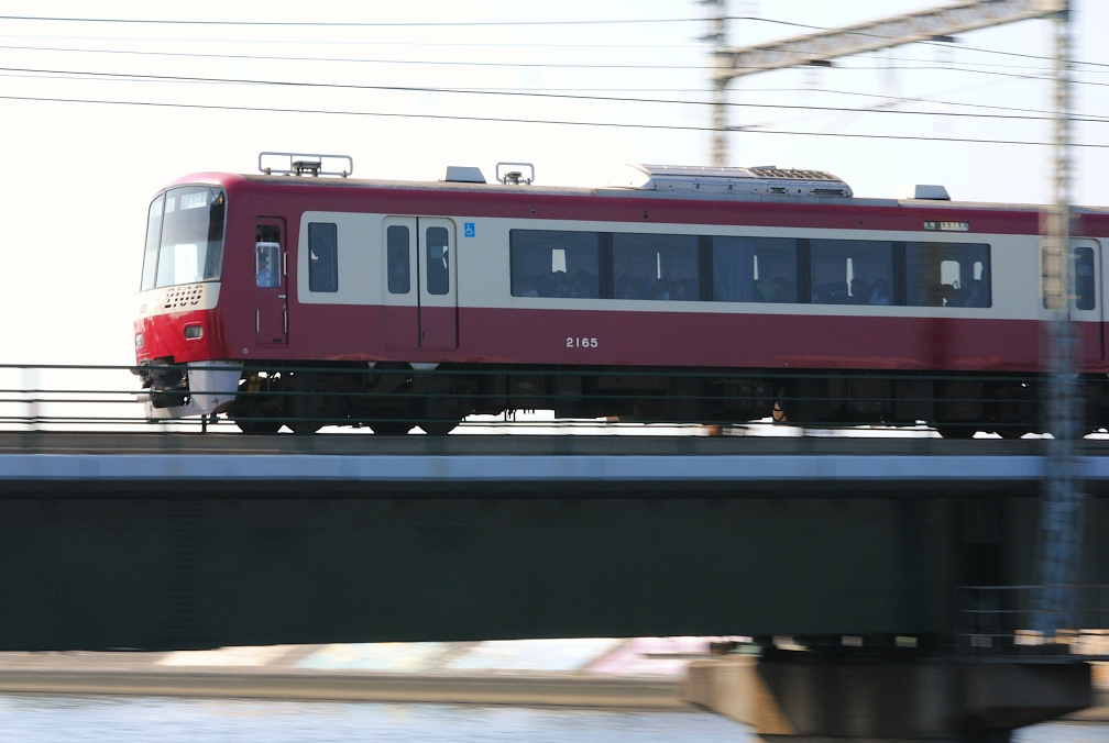☆京浜急行撮影 №28 【 鶴見川と赤い電車 】☆ : ツッチ～の