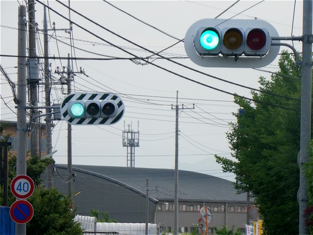 20世紀の遺物】 ゼブラ板付信号機 (みどり市笠懸町阿左美) : 東毛見聞録