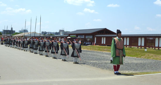 平城京　遺跡と衛士　遷都１３００年祭_e0048413_1804359.jpg