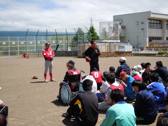 信濃グランセローズの選手のみなさんと小諸養護学校を訪問しました_e0187129_103138100.jpg