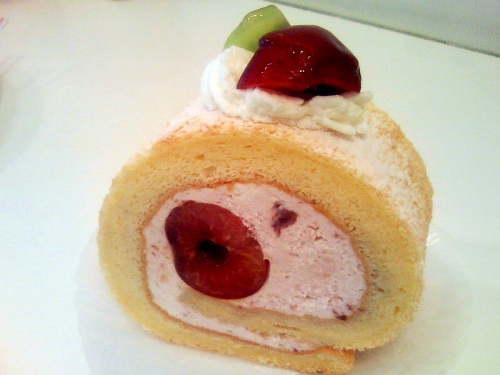 さくらんぼロールケーキ イマノフルーツファクトリーblog