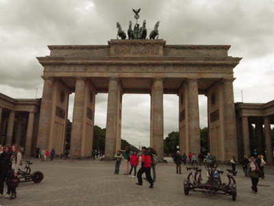 ウンター デン リンデン Unter Den Linden Contra