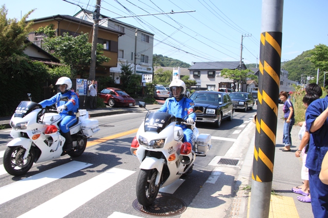 ６月４日　葉山ならではの出来事_f0151886_14303857.jpg