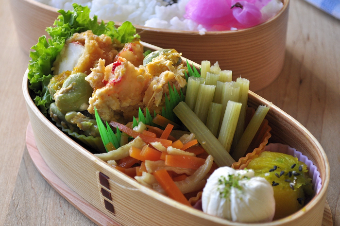 海老玉とふきの煮物のお弁当_b0171098_828777.jpg