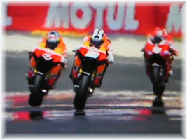 \"the gift\" (MotoGP 2010 Round-3 France)_c0041105_2035723.jpg