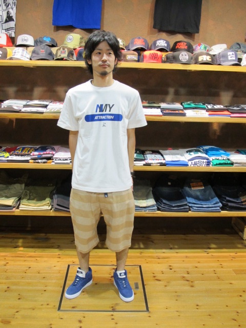 本日　OOPS  @PIVOT SPACE  １０００／１D　　先着３０名COLLEGE T プレゼント_f0109929_15241337.jpg