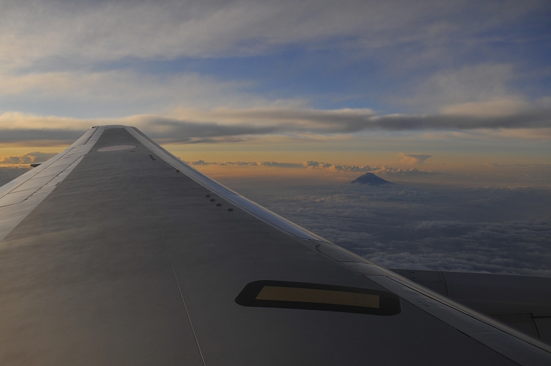 高度1万メートルの旅情_f0050534_23413170.jpg