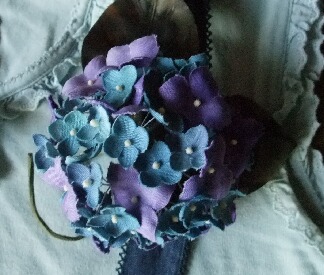 デニムで作る紫陽花コサージュ 布花館へようこそ