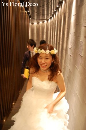 白とクリーム色の花冠_b0113510_200926.jpg