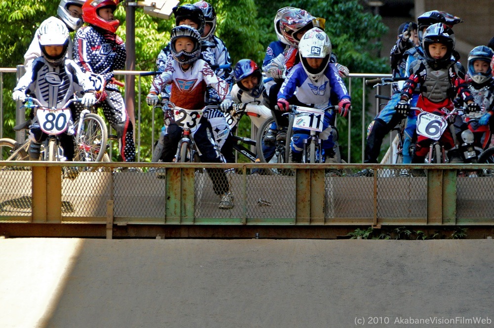 ２０１０JOSF川口ゴリラ公園６月定期戦VOL4：ミルキー8、９クラス決勝　_b0065730_1346314.jpg