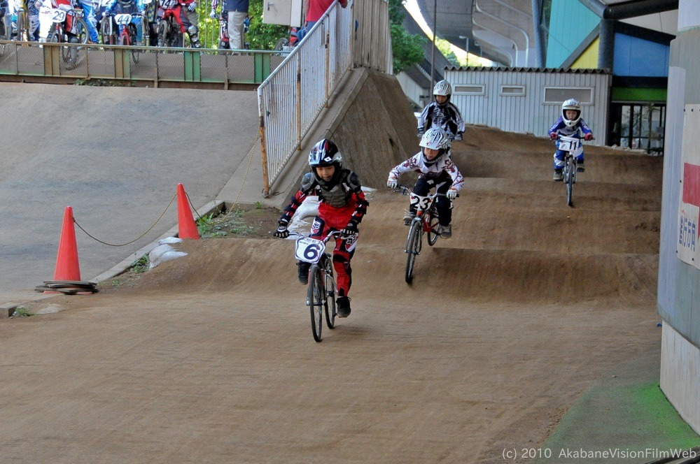 ２０１０JOSF川口ゴリラ公園６月定期戦VOL4：ミルキー8、９クラス決勝　_b0065730_13505819.jpg