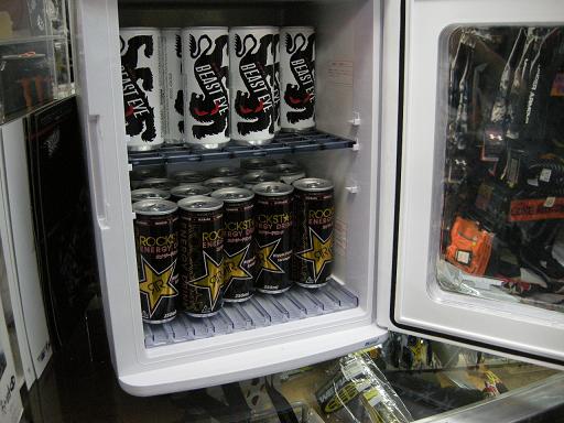 ROCKSTAR DRINK、グッズ& 09モデルウエア驚愕の価格で…。_f0062361_1674225.jpg