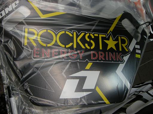 ROCKSTAR DRINK、グッズ& 09モデルウエア驚愕の価格で…。_f0062361_1675813.jpg