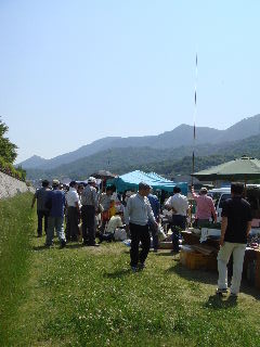 瀬野川河川敷骨董市・２０１０年６月_e0060485_7571484.jpg