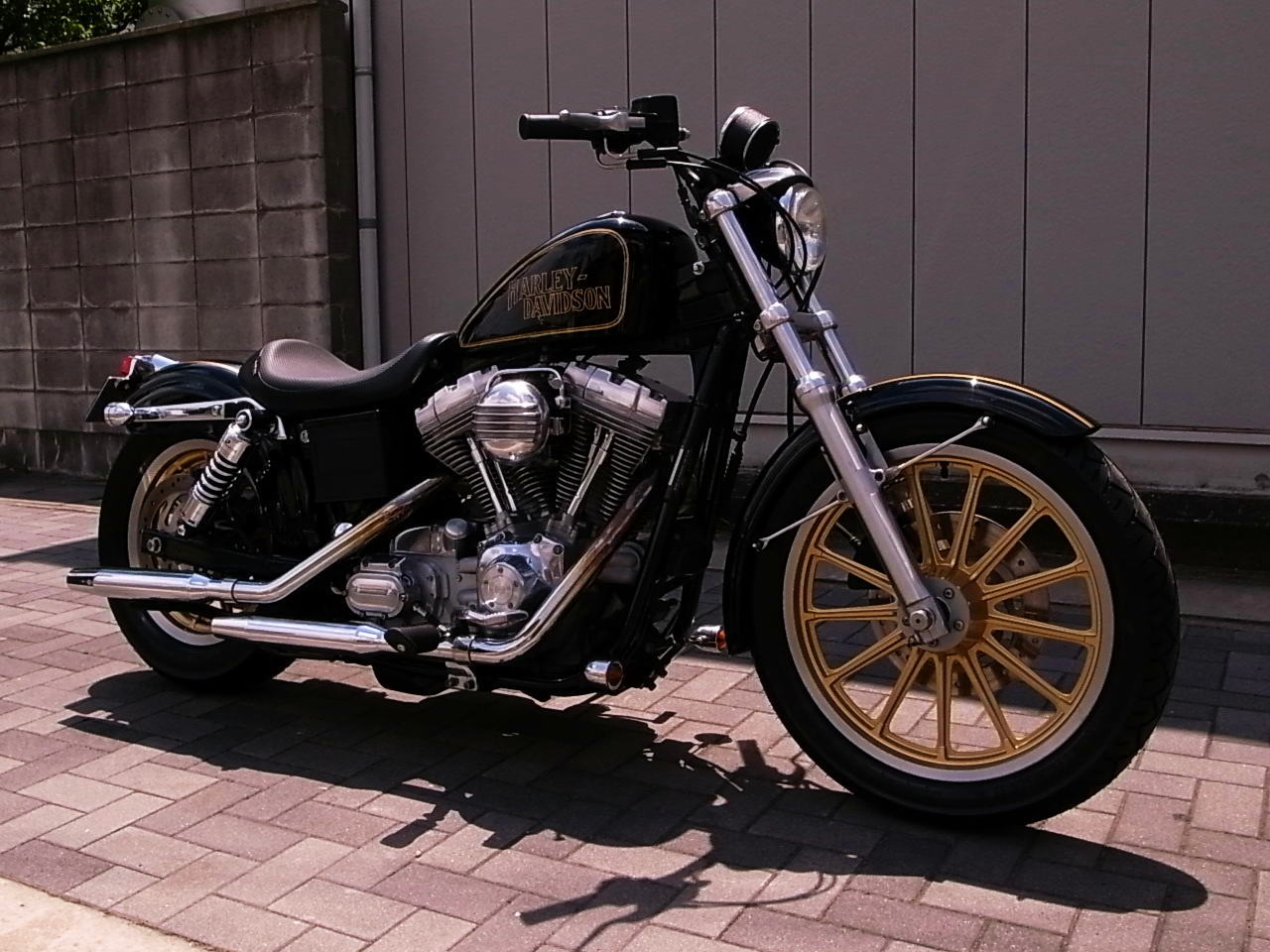 2005 FXD Superglide_b0160319_22354123.jpg