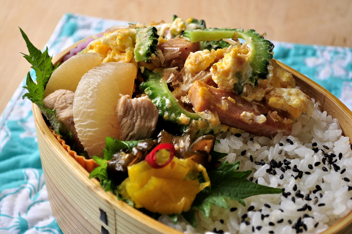 ゴーヤチャンプルのお弁当_b0171098_6404028.jpg