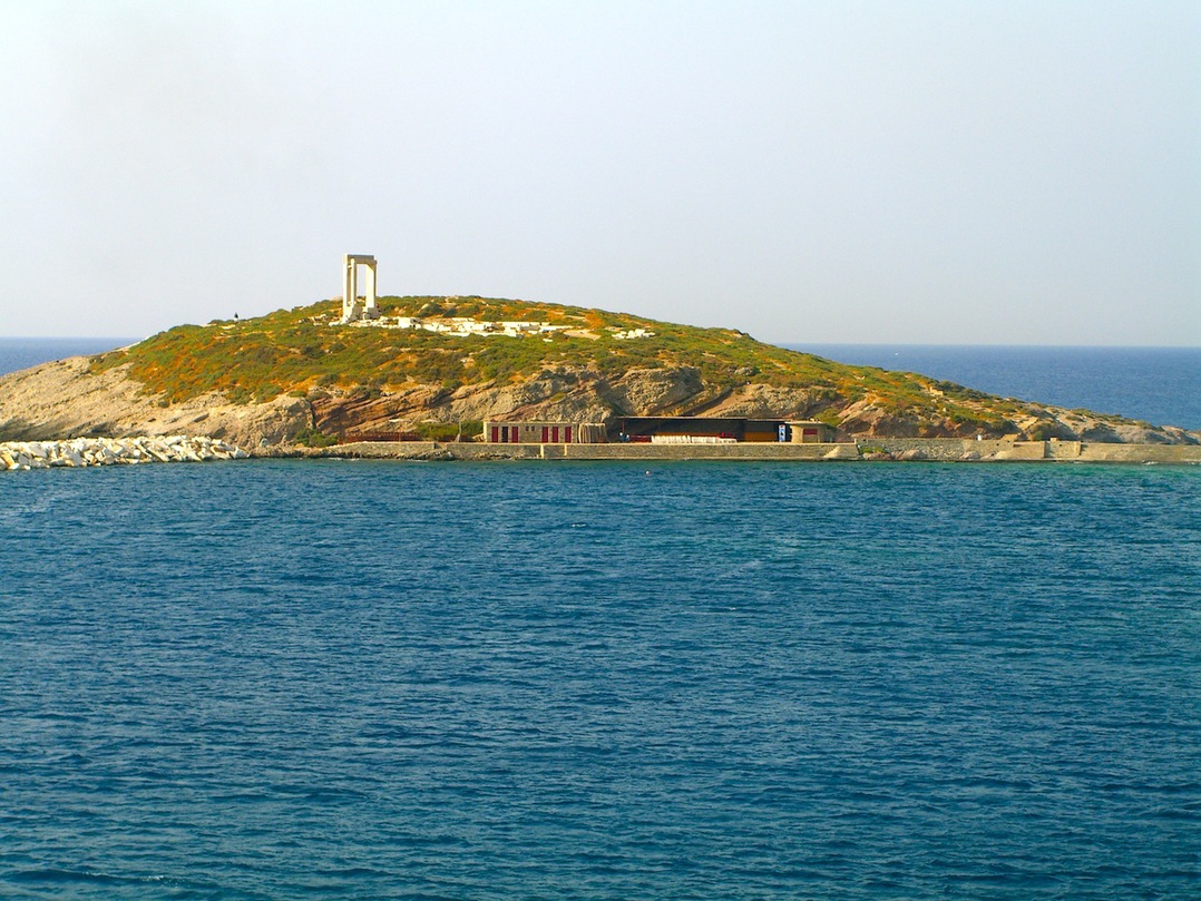 ギリシャの旅 エーゲ海の島 ナクソス散策 大地はオレンジのように碧く