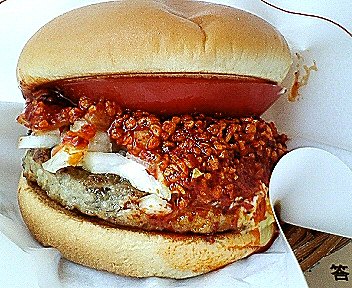 モスバーガー：「テリー伊藤のざくざくラー油バーガー」を食べた♪ザクザクして辛い♪_c0014187_1721429.jpg