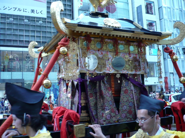 日枝神社神幸祭_e0195325_16245539.jpg