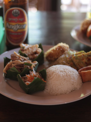 カンボジア料理を食べたよ シェムリアップ カフェモイモイ 旅に出よう
