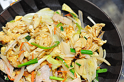 そろそろ、夜食の時間となった。つけ麺に湯豆腐にするべく、_b0169522_23511183.jpg