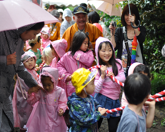 The Kingyo Mikoshi at Kingyo Matsuri_d0160582_818537.jpg