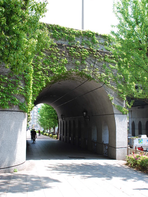東京お茶の水の聖橋(昭和モダン建築探訪)_f0142606_2045880.jpg