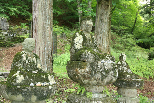 日光　滝尾古道　苔むした石仏の道_f0017530_2105010.jpg