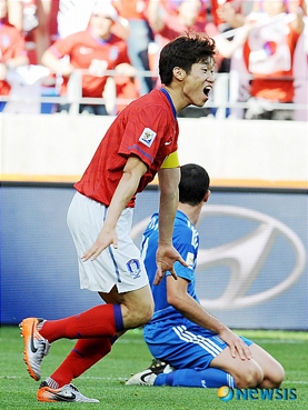 朝鮮日報6 12 速報 サッカーw杯 韓国 2 0でギリシャに完勝 Byj File ペ ヨンジュン ニュース