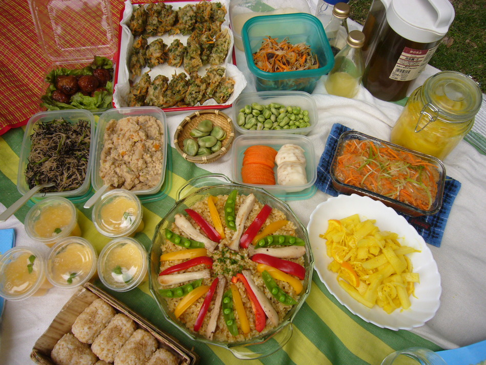 Macrobiotic Picnic _d0159198_84236.jpg