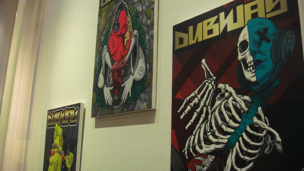 Photos of \"Dubway the artwork of Thun Puchpen\"_f0163328_0215526.jpg