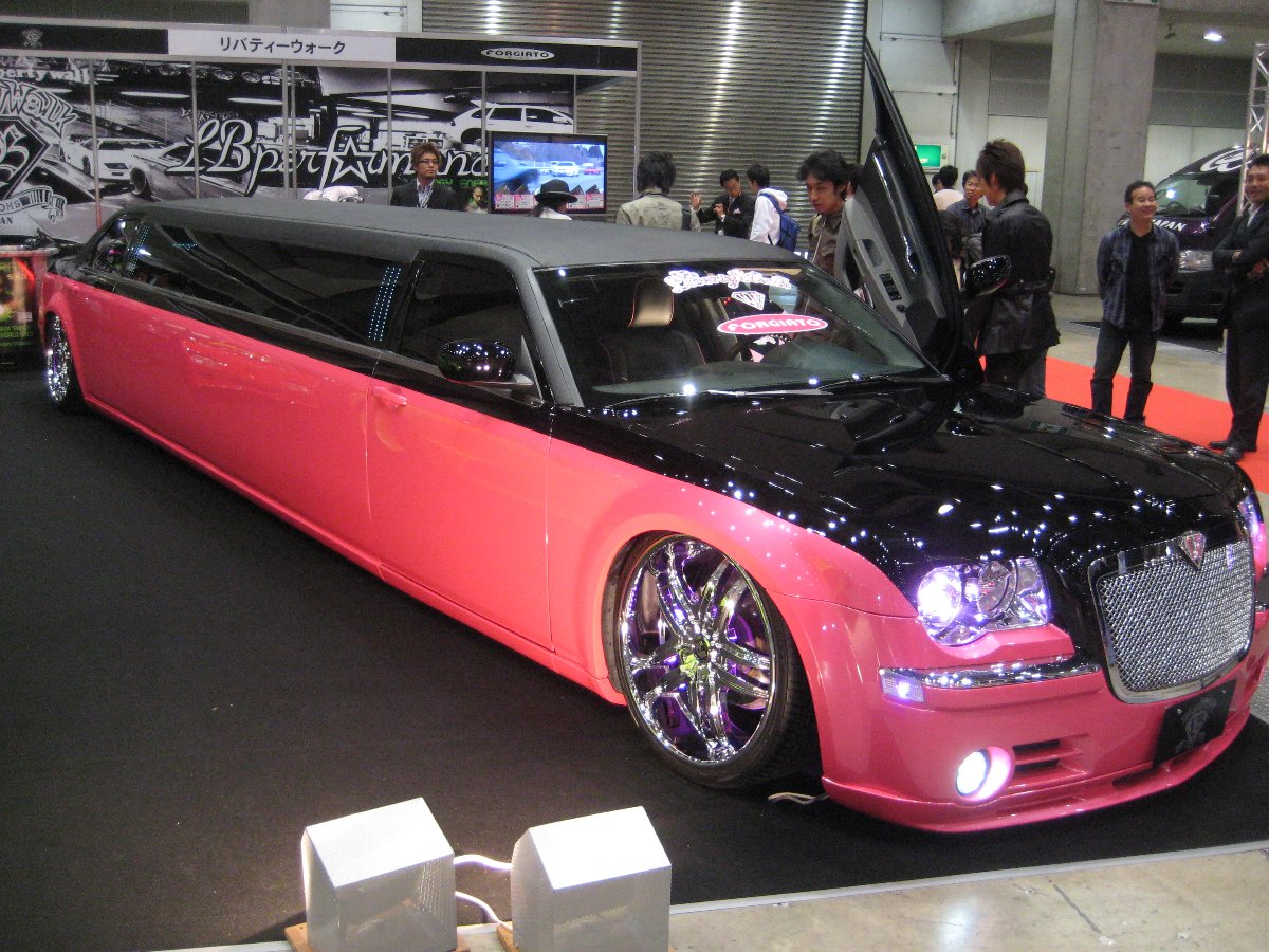 DUB CITY ダッヂマグナム クライスラーリムジン