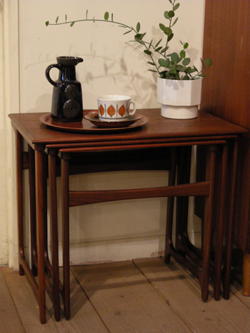 Nesting Table (DENMARK)_c0139773_1903145.jpg