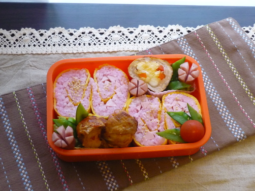 くるくる巻き巻きお弁当＾＾甘納豆と青汁のビスコッティ＾＾きな粉と豆乳ビスケット_f0198186_13314040.jpg