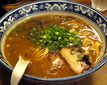 りょう花 味噌ラーメン 愛媛の美味しいラーメンを探しています