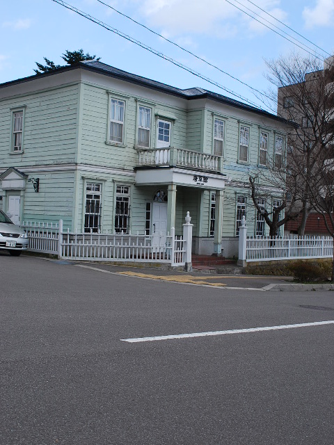 函館青柳町の唐草館(函館擬洋館コレクション、その28)_f0142606_1941511.jpg