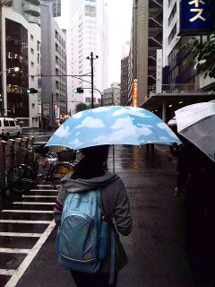 雨の日の青空_a0103940_5385112.jpg