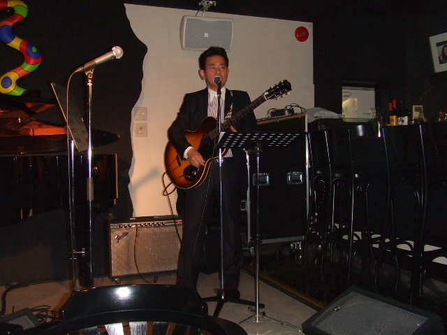 ライブカフェ2000の写真をご覧下さい_e0119092_930163.jpg