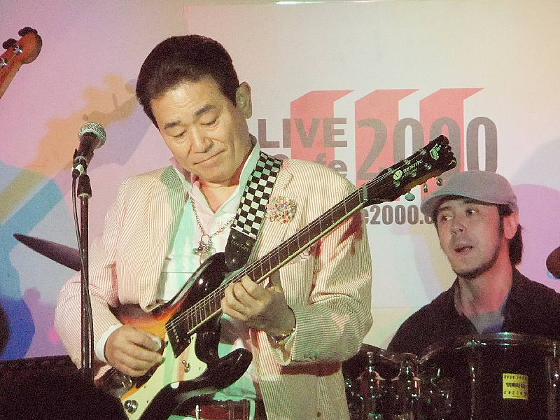 ライブカフェ2000の写真をご覧下さい_e0119092_9424029.jpg