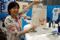 宇宙ヨット「イカロス」の帆 by JAXA／チャリティ「Ｔシャツアート展」3日目＠日本財団ビル_f0006713_23513485.jpg