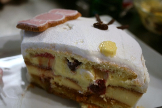 3歳のバースデーケーキ。_e0045565_23233388.jpg