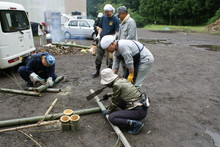 本格派・炭焼き体験・窯入れ（その１）_e0061225_1247341.jpg