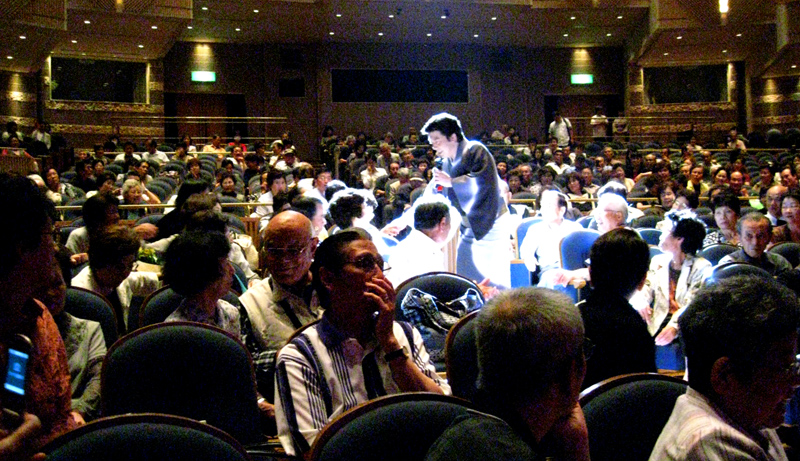三重県総合文化センター_b0083801_1593.jpg