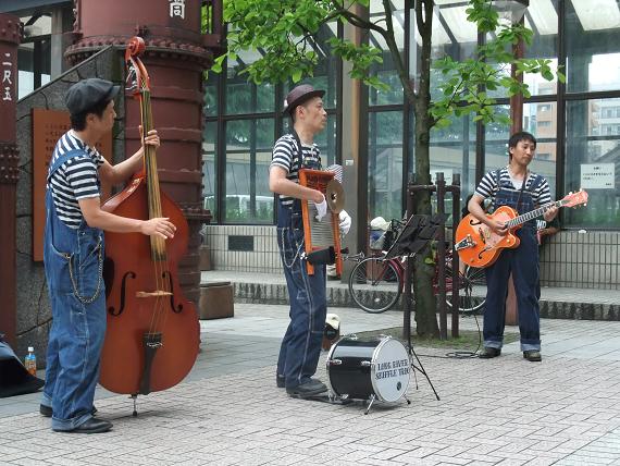 ロンリバさんライブでした！！_d0084771_1332404.jpg