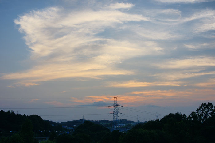 やっぱりカラ梅雨？の夕_e0077521_22355768.jpg