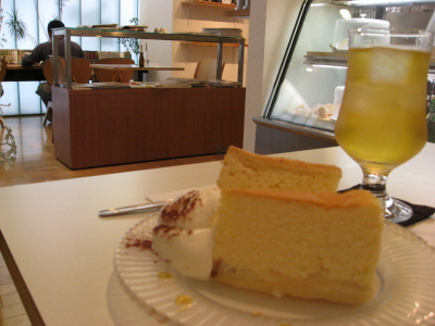 ケーキセット:モリタコーヒー(三鷹市)@東京_b0147224_23285137.jpg