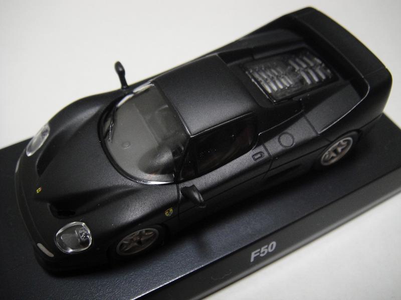 またミニカー買ってしまいました～No.254 「1：64 Ferrari F50 シークレット」_b0185640_22242091.jpg